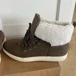 True Craft women’s boot. Size 8